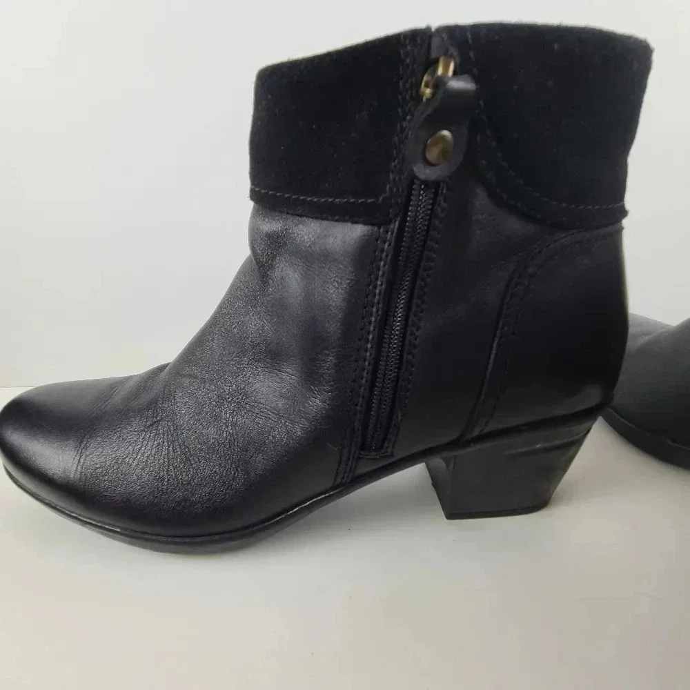Clarks Black Emslie Twist Ankle Boots Size 10 Zipper Sides 2